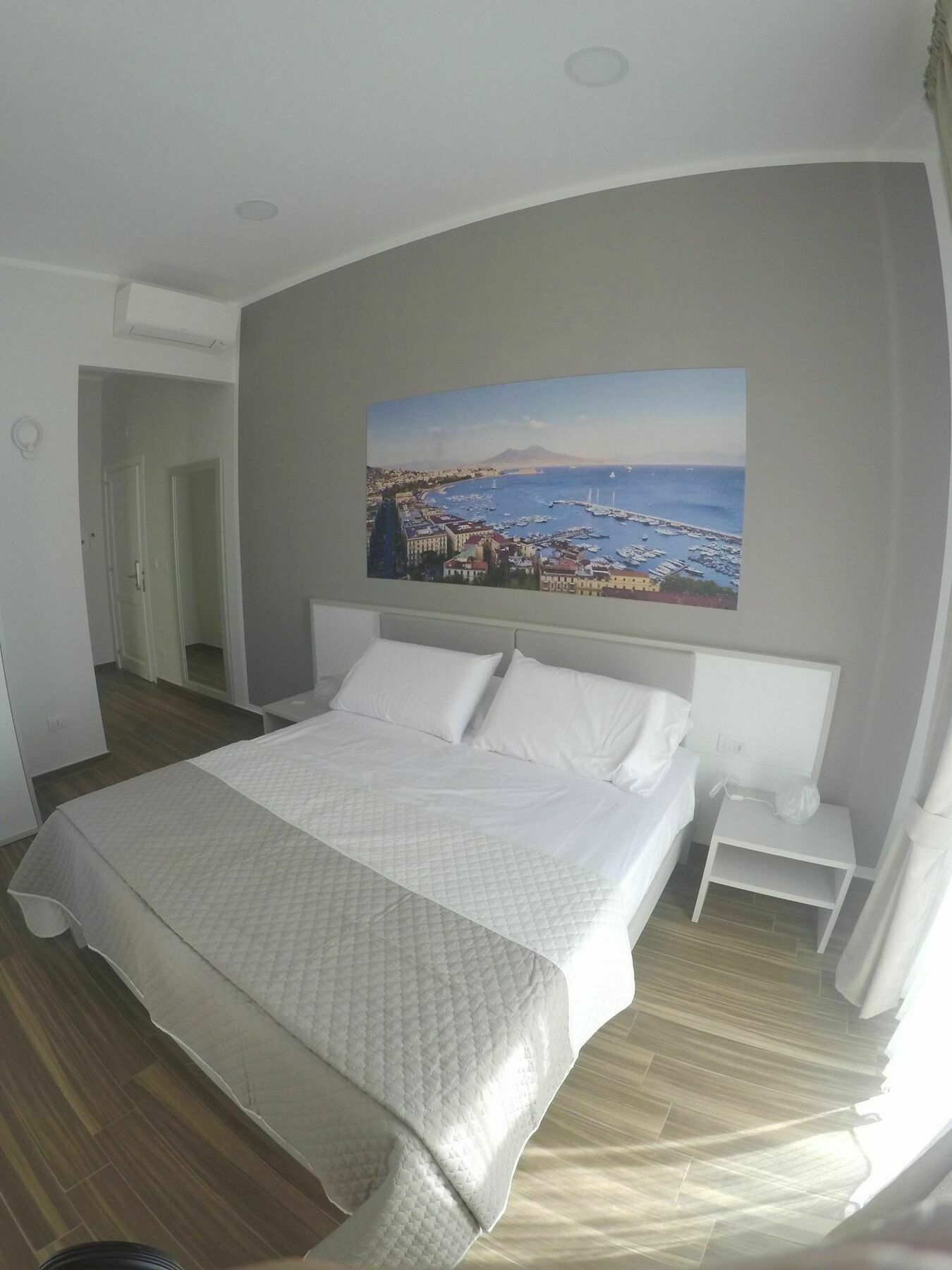 Rooms Stazione Centrale เนเปิลส์ ภายนอก รูปภาพ