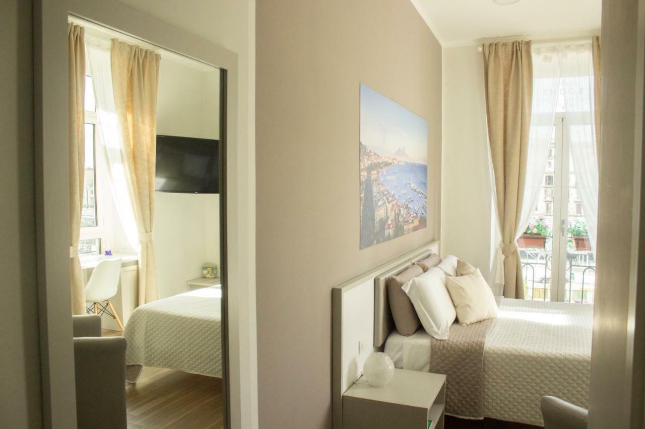 Rooms Stazione Centrale เนเปิลส์ ภายนอก รูปภาพ