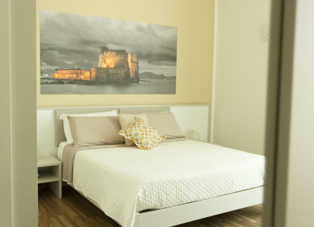 Rooms Stazione Centrale เนเปิลส์ ภายนอก รูปภาพ