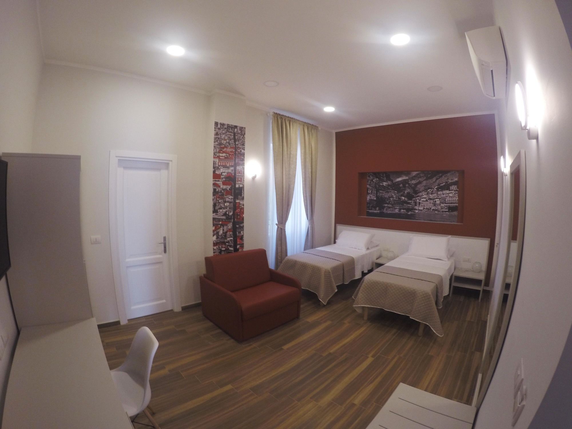 Rooms Stazione Centrale เนเปิลส์ ภายนอก รูปภาพ